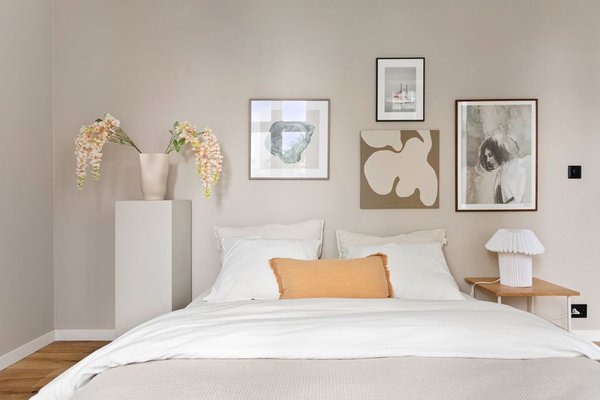 wall art above bed
