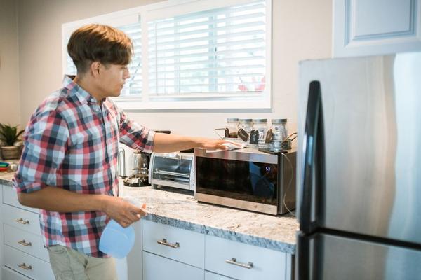 how to clean an oven