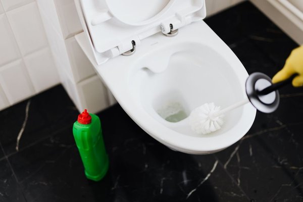 how to unclog a bathroom sink